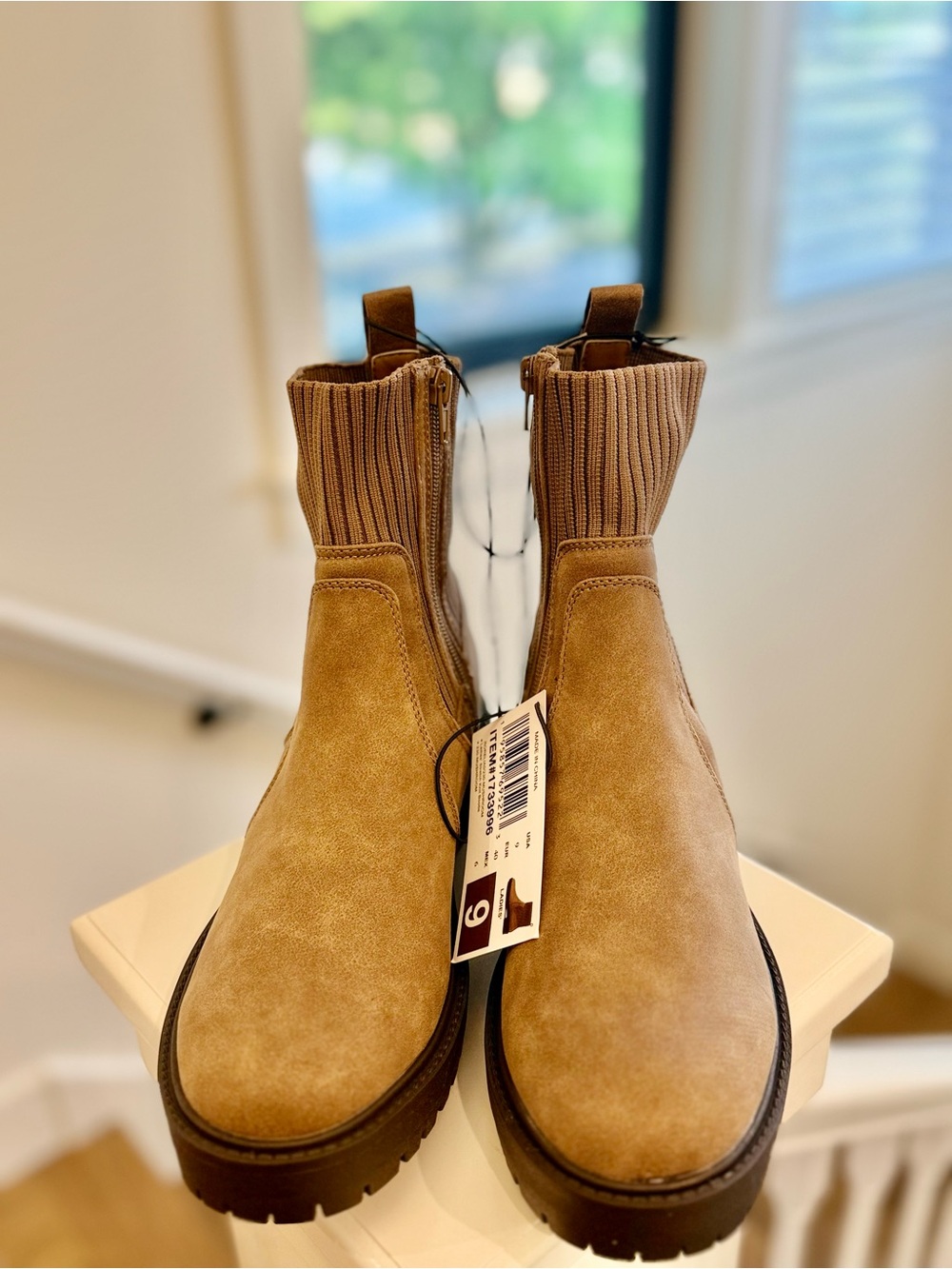 DV Dolce Vita Orelia Chelsea Ankle Boots NWT Size 9 Mushroom